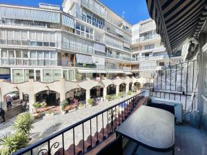 A balcony or terrace at APARTMENT IN BENIDORM CITY CENTER