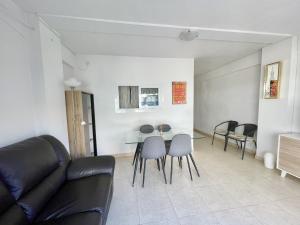 Posezení v ubytování APARTMENT IN BENIDORM CITY CENTER
