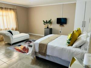 Aaron's Nest Bed and Breakfast客房内的一张或多张床位