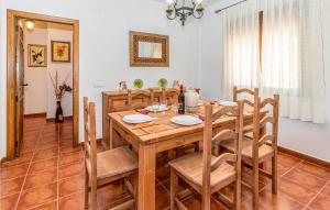 Zdjęcie z galerii obiektu Nice Home In Periana With Kitchen w mieście Periana