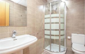 Kúpeľňa v ubytovaní Beautiful Apartment In Mijas Costa
