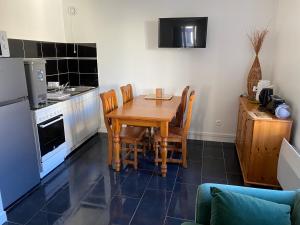 Kuchyň nebo kuchyňský kout v ubytování Appartements VIZILLE GRENOBLE - Route Napoleon