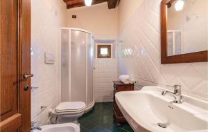 A bathroom at Levante