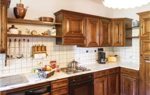 A kitchen or kitchenette at Villa Caterina