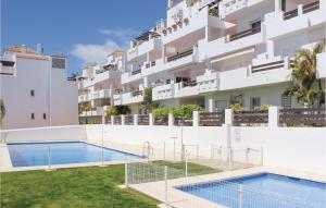 エステポナにあるStunning Apartment In Estepona With 2 Bedrooms, Wifi And Outdoor Swimming Poolのギャラリーの写真