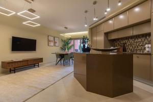 Imagem da galeria de Deluxe 2BDR Apartment in Carcavelos by LovelyStay em Carcavelos