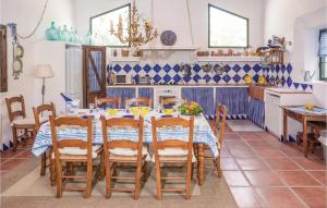 Fotografie z fotogalerie ubytování Beautiful Home In Arcos De La Frontera v destinaci Vallejas