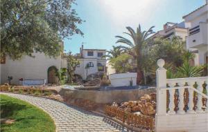 Ogród w obiekcie 3 Bedroom Stunning Home In Gran Alacant