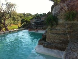 Bazén v ubytování Masseria Pelosella B&B nebo v jeho okolí