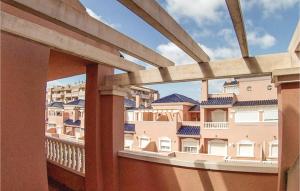widok budynku z balkonu w obiekcie 3 Bedroom Awesome Home In Santa Pola w mieście Santa Pola