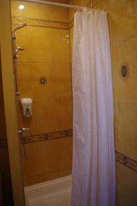 Koupelna v ubytování Villand Hotel with Free Private Parking and Self Check In