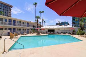 Bazén v ubytování Motel 6 Old town Scottsdale Fashion Square nebo v jeho okolí
