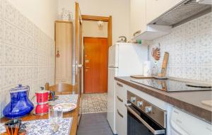Kuchyňa alebo kuchynka v ubytovaní 1 Bedroom Lovely Apartment In Rapallo