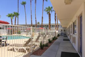 Balkón nebo terasa v ubytování Motel 6 Old town Scottsdale Fashion Square