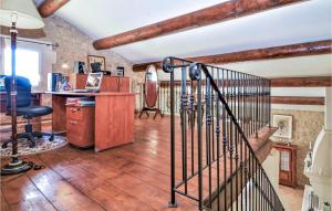Gambar di galeri bagi Gorgeous Home In Boulbon With Kitchen di Boulbon