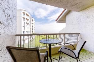 Μπαλκόνι ή βεράντα στο Amelia Island Plantation Condo with Side Ocean View, Balcony, WiFi & Shared Pool