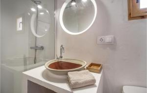 A bathroom at 1 Bedroom Cozy Apartment In Altea