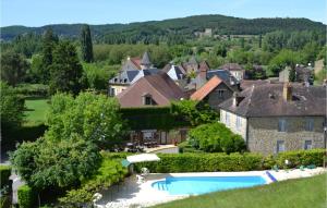 Cénac-et-Saint-JulienにあるAwesome Home In Cnac-et-saint-julien With Kitchenのギャラリーの写真