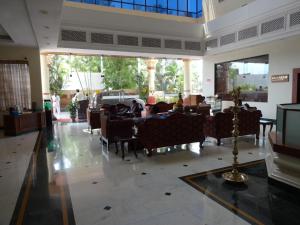 Posezení v ubytování Regency Madurai by GRT Hotels