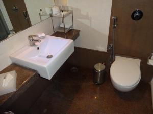 Koupelna v ubytování Regency Madurai by GRT Hotels