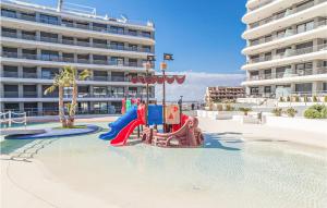 Bazén v ubytovaní Nice Apartment In Los Arenales Del Sol alebo v jeho blízkosti