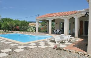 Πισίνα στο ή κοντά στο Stunning Home In Prades Sur Vernazobre +28 φωτογραφίες
