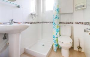 Koupelna v ubytování 4 Bedroom Lovely Home In Alacant