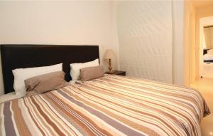 Posteľ alebo postele v izbe v ubytovaní Amazing Apartment In La Cala De Mijas
