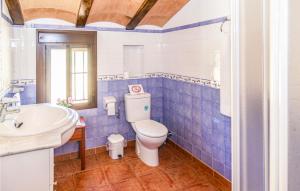 Kúpeľňa v ubytovaní 2 Bedroom Amazing Home In El Gastor