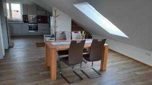 Kuchyň nebo kuchyňský kout v ubytování Ferienwohnung Storchennest in Itzgrund-Kaltenbrunn
