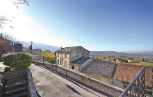 Gallery image of Cozy Apartment In Bonnieux With Kitchen in Bonnieux