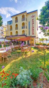 A garden outside Hotel Explorer