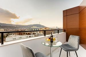 A balcony or terrace at Orden Apart Hotel