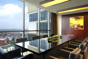 Ein Sitzbereich in der Unterkunft The QUBE Hotel Shanghai -Close to Pudong International Airport and Disney Land