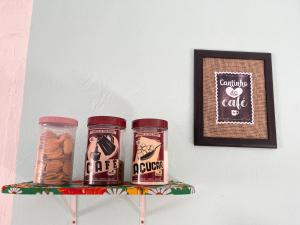 Fotografie z fotogalerie ubytování Pousada São Jorge 1 MIN A PÉ DA PRAIA Casa de família, simples e aconchegante, Na Av principal da praia café disponível até 12hs cozinha completa e churrasqueira disponível para uso ar cond das 20hs as 8 30 v destinaci Praia do Frances