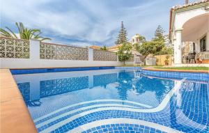 Basen w obiekcie 3 Bedroom Nice Home In Vélez Málaga lub w pobliżu