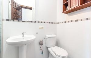 Łazienka w obiekcie 3 Bedroom Nice Home In Vélez Málaga