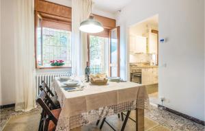 A kitchen or kitchenette at 2 Bedroom Lovely Apartment In Rimini