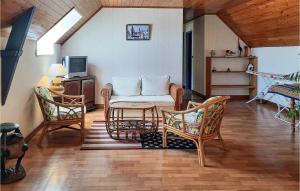 Zdjęcie z galerii obiektu 4 Bedroom Stunning Home In Clohars Carnoet w mieście Clohars-Carnoët