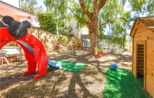 Zahrada ubytování Beautiful Home In Trappeto