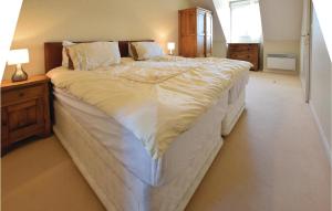 Postel nebo postele na pokoji v ubytování Nice Home In Port-En-Bessin-Huppain