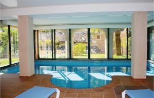 Basen w obiekcie 4 Bedroom Stunning Home In Fornalutx lub w pobliżu