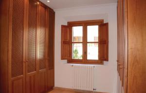 Zdjęcie z galerii obiektu 4 Bedroom Stunning Home In Fornalutx w mieście Fornalutx