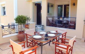 Balkón nebo terasa v ubytování Nice Home In Nea Makri With Kitchen + 24 fotografií