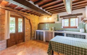 A kitchen or kitchenette at La Capanna - Agr,casanova