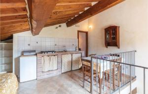 A kitchen or kitchenette at La Capanna - Agr,casanova