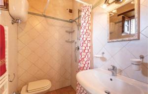 A bathroom at La Capanna - Agr,casanova