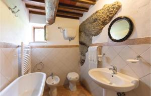 A bathroom at La Capanna - Agr,casanova
