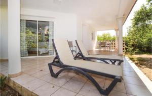 Patio nebo venkovní prostory v ubytování 3 Bedroom Nice Home In Moriani Plage