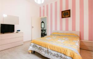 Postel nebo postele na pokoji v ubytování Awesome Apartment In Rimini With Kitchen